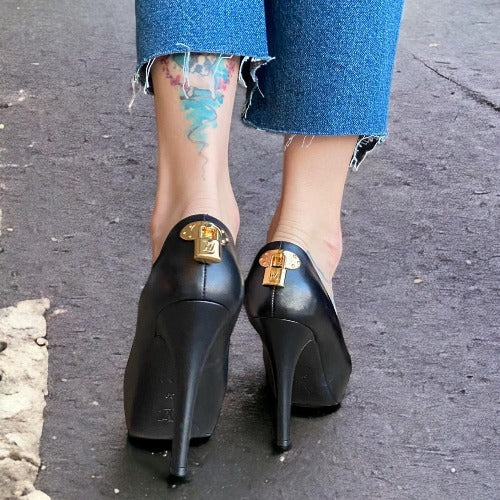 LOUIS VUITTON Black Smooth Calfskin Leather Oh Really! Peep Toe Pumps, Size 39