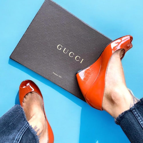 GUCCI Burnt Orange Patent Leather Peep Toe Monogram Heel Wedge Sandals Size 39.5