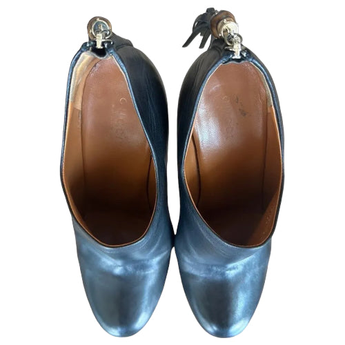 GUCCI Black Leather Round Toe Bamboo Tassel Zipper Betty Ankle Booties, Size 38