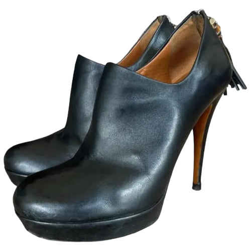GUCCI Black Leather Round Toe Bamboo Tassel Zipper Betty Ankle Booties, Size 38