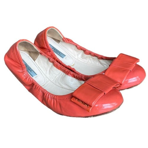 PRADA Coral Patent Leather Bow Logo Scrunch Ballerina Flats, Size 37.5