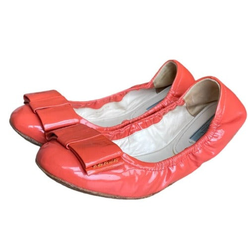 PRADA Coral Patent Leather Bow Logo Scrunch Ballerina Flats, Size 37.5