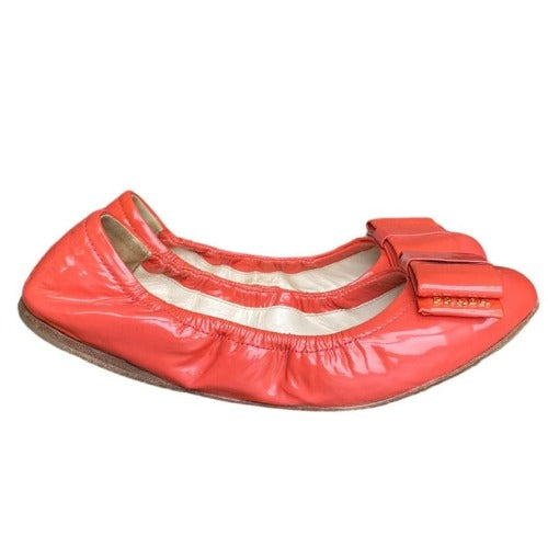 PRADA Coral Patent Leather Bow Logo Scrunch Ballerina Flats, Size 37.5