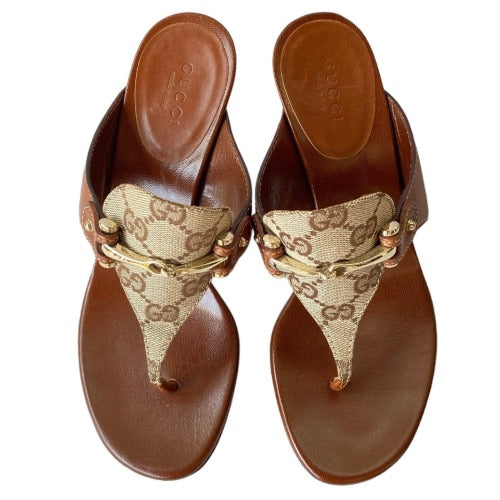 NEW GUCCI Beige GG Monogram Canvas Brown Leather Horsebit Thong Heels, Size 35