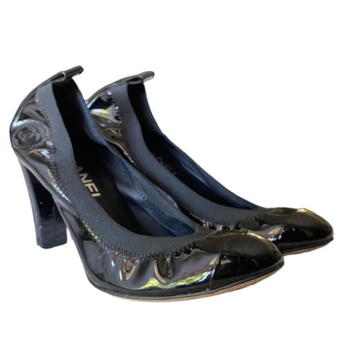 CHANEL Interlocking CC Logo Black Patent Leather Elastic Cap Toe Pumps, Size 37