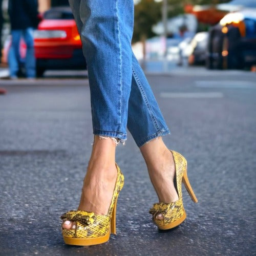 NEW FENDI Yellow & Black Python Leather Bow, Peep Toe Platform Pumps, Size 38