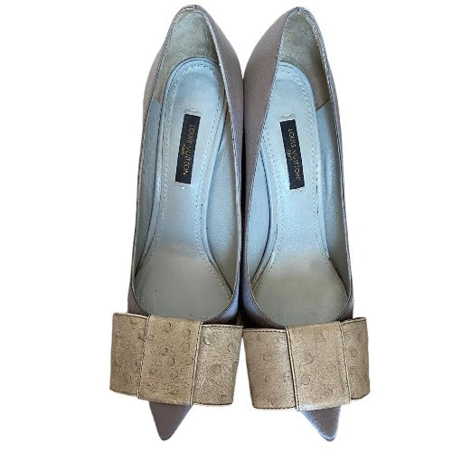 NEW LOUIS VUITTON Gray Satin Ostrich Bow Crocodile Block Heel Pumps, Size 37.5