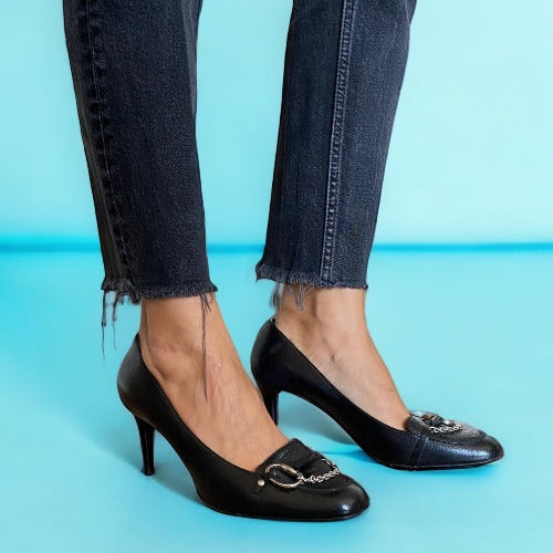 GUCCI Black Leather Horsebit & Chain Detail Almond Toe Pumps, Size 39