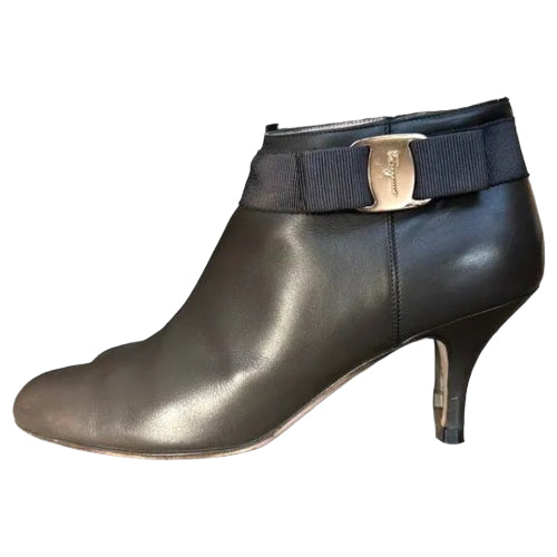 SALVATORE FERRAGAMO Anthracite Leather Bow Detail Ankle Booties, Size 6.5 C
