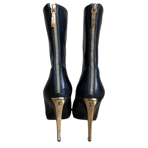 LOUIS VUITTON Black Leather Gold Logo Zip & Heel Pointed Toe Ankle Boots, 39.5
