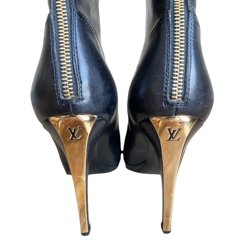 LOUIS VUITTON Black Leather Gold Logo Zip & Heel Pointed Toe Ankle Boots, 39.5
