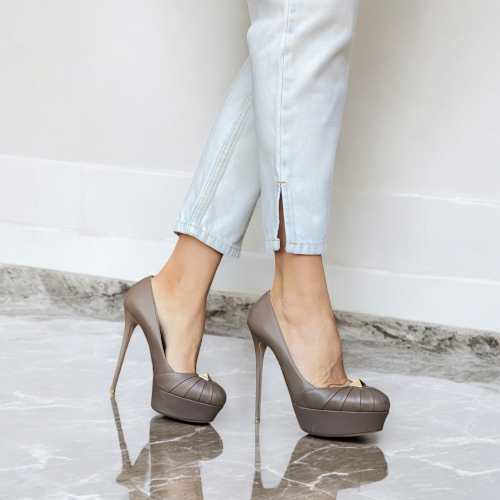 VALENTINO Brown Taupe Leather Rockstud Pleated Platform Pumps, Size 39