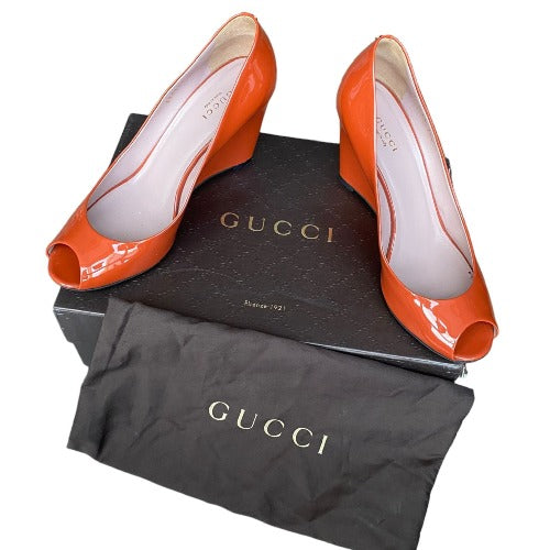GUCCI Burnt Orange Patent Leather Peep Toe Monogram Heel Wedge Sandals Size 39.5