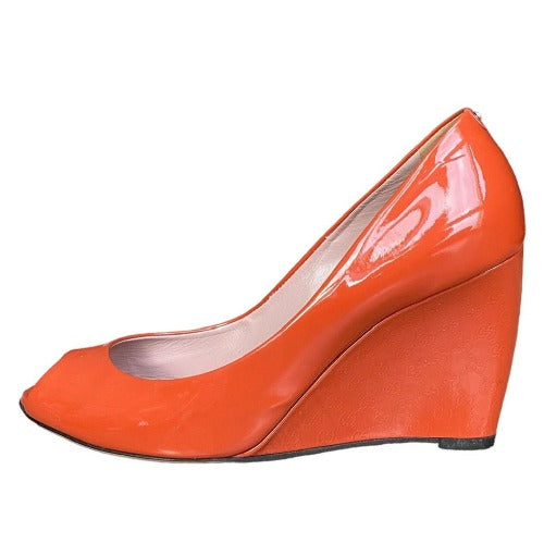 GUCCI Burnt Orange Patent Leather Peep Toe Monogram Heel Wedge Sandals Size 39.5